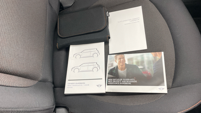 MINI Hatchback 1.5 Cooper Classic 3dr Auto Petrol Hatchback